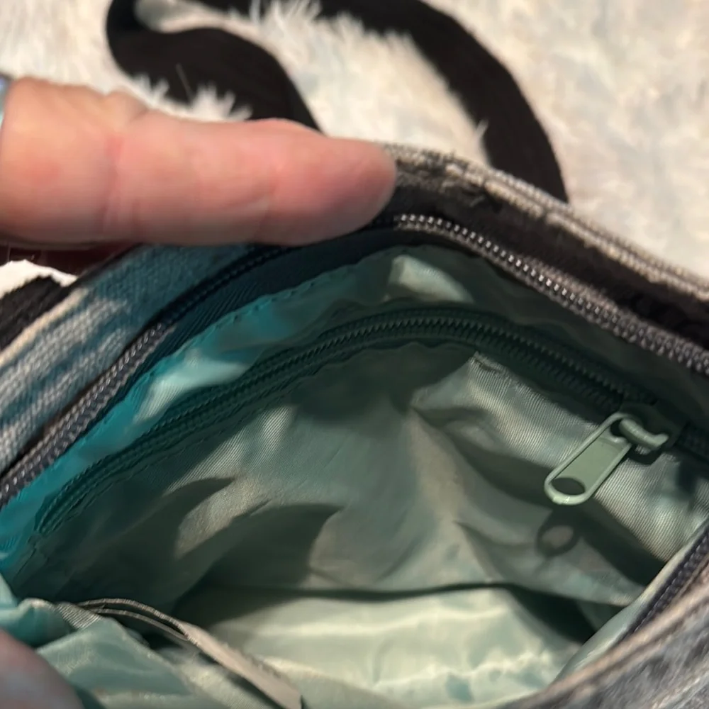 Dakine Black and Gray Floral Crossbody Bag - Picture 3 of 3
